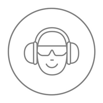 Man in headphones line icon.