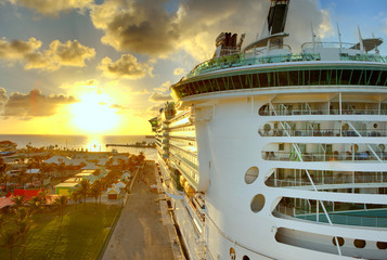 luxury liner in port, hdr image - obrazy, fototapety, plakaty