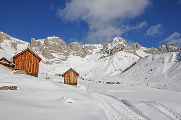 la conca di Fuciade; dolomiti di Fassa