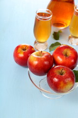 Naklejka na ściany i meble Apple juice and fresh red apples