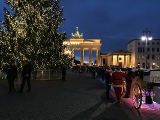 Weihnachten am Brandenburger Tor Berlin © Katja Xenikis