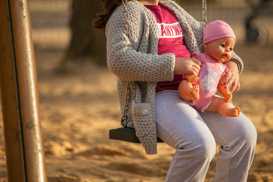 Spiel mit der Puppe