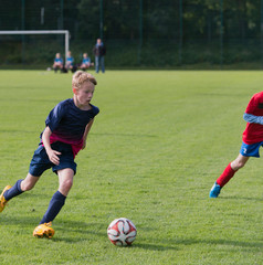 Junger Fu&szlig;baller 