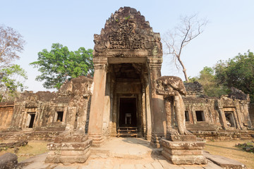 Fototapeta na wymiar Ancient Khmer architecture