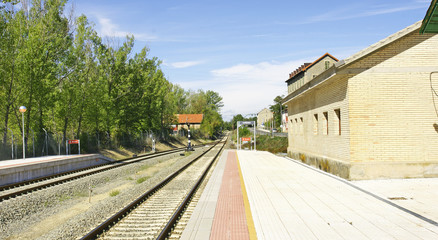 Fototapeta na wymiar Estación del ferrocarril de Sabiñáñigo, Huesca, España