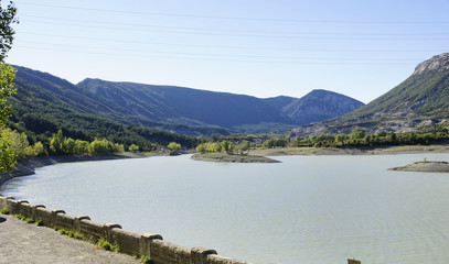 Embalse de Arguis en Huesca, España