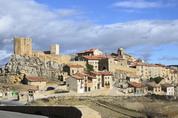 Puertomingalvo, pueblo medieval en Teruel