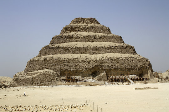 PIRAMIDE ESCALONADA