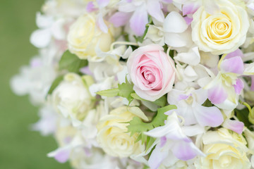 Obraz na płótnie Canvas Pastel colors wedding bouquet made of Roses. Selective focus.