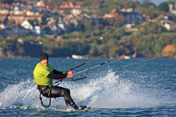 Naklejka premium kitesurfer in Portland Harbour