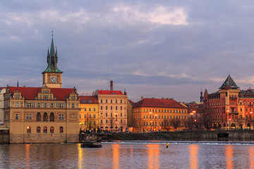 Obraz premium Scenic view in night of the Old Town architecture over Vltava river in Prague, Czech Republic