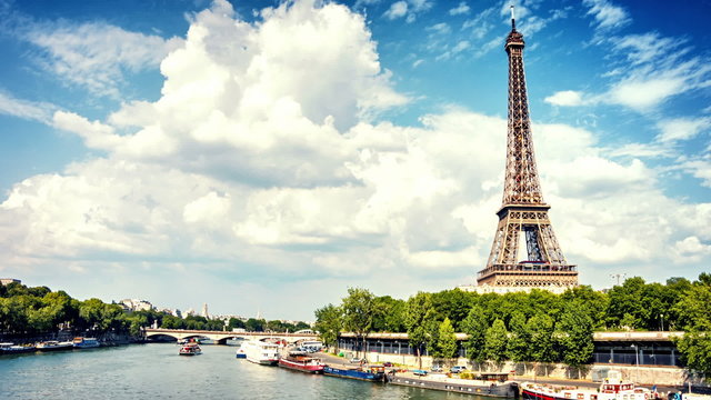 Cityscape with Eiffel tower and boats on Seine river at sunny summer day. Paris, France (Timelapse, Full HD, 1080p)