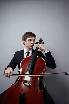 playing the cello closeup