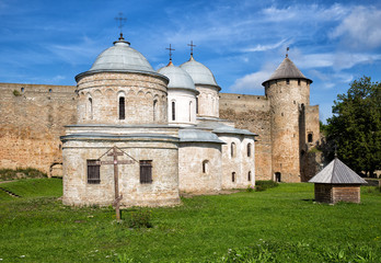 Fototapeta na wymiar Churches in the fortress Ivangorod, Russia