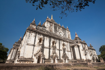 Fototapeta premium Myanmar, Bagan, the plain old temple ruins.
