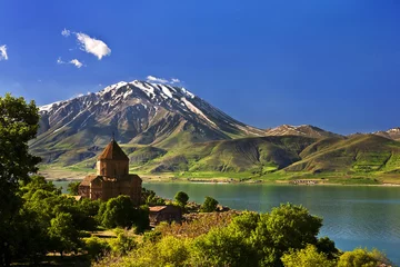Papier Peint photo la Turquie Turquie. L& 39 île d& 39 Akdamar dans le lac de Van. L& 39 église cathédrale arménienne de la Sainte Croix (du 10ème siècle)