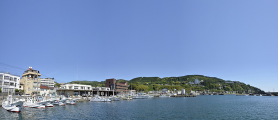 Fototapeta na wymiar 伊豆稲取漁港です。稲取キンメと雛のつるし飾りで有名です。
