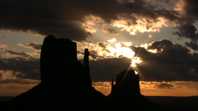 Monument Valley 4 Time Lapse Sunrise x40