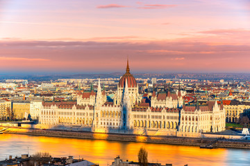 Fototapeta na wymiar Budapest parliament at sunset, Hungary
