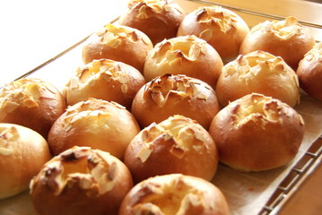 手作りのシンプルなパン / Home baked bread 