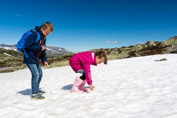 Kids on hardangervidda in Norway
