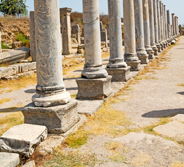 perge old construction in asia turkey the column  and the roman