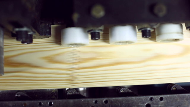 View on joining slats in production of glued beam