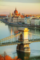 Obraz na płótnie Canvas Overview of Budapest at sunrise