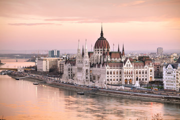Obraz na płótnie Canvas Parliament building in Budapest, Hungary