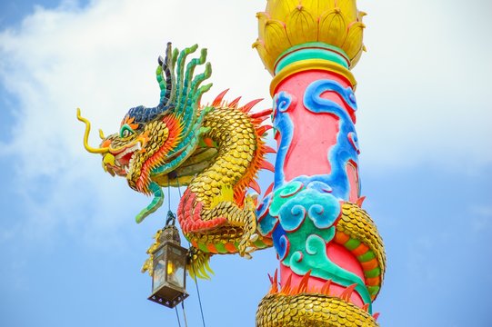 Chinese dragon statue art on post