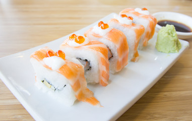 salmon sushi rolls