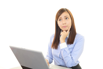 困惑した表情のビジネスウーマン