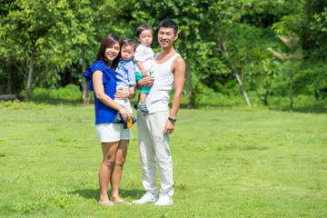 Obraz premium Asian family at outdoor