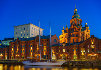 Obraz premium Uspenski Cathedral at night, Helsinki