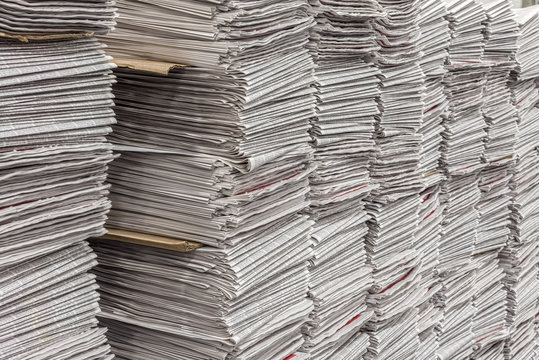 Newspaper stacks in multiples horizontal