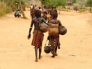 Local people on the market in the village of Turmi, Ethiopia