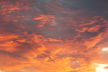 Fototapeta na wymiar Ciel lors du coucher de soleil 