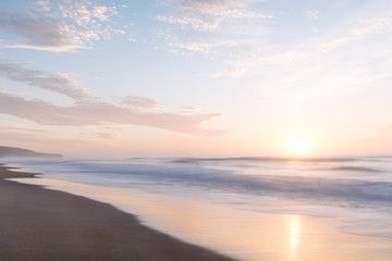 Fototapeta na wymiar sunrise at St. Clair Beach in Dunedin, New Zealand