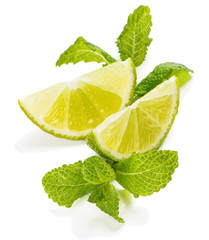  Slices of lime with mint