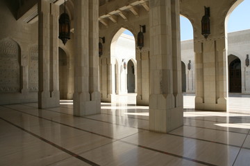 Fototapeta na wymiar sultan qaboos grand mosque Muskat Oman
