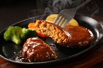 デミグラス ハンバーグ　Hamburger Steak with Japanese Demi-glace Sauce