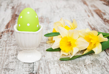 Obraz na płótnie Canvas Easter egg in a cup