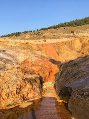 Doğal sucak yeraltı suyu