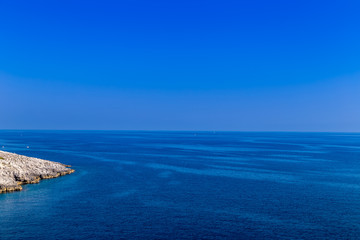 Fototapeta na wymiar rocky coast of Salento