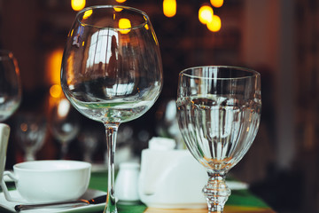 restoraunt table setting