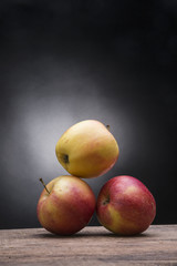 Fototapeta na wymiar apples on the table