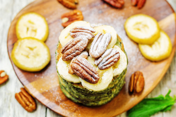 Spinach banana pancakes with pecans