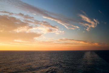 Fototapeta premium Sonnenuntergang über dem Meer