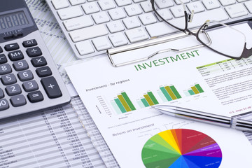 Investment Analysis - obrazy, fototapety, plakaty