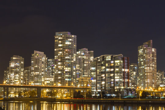 Vancouver Cityscape And Cambie Street Bridge